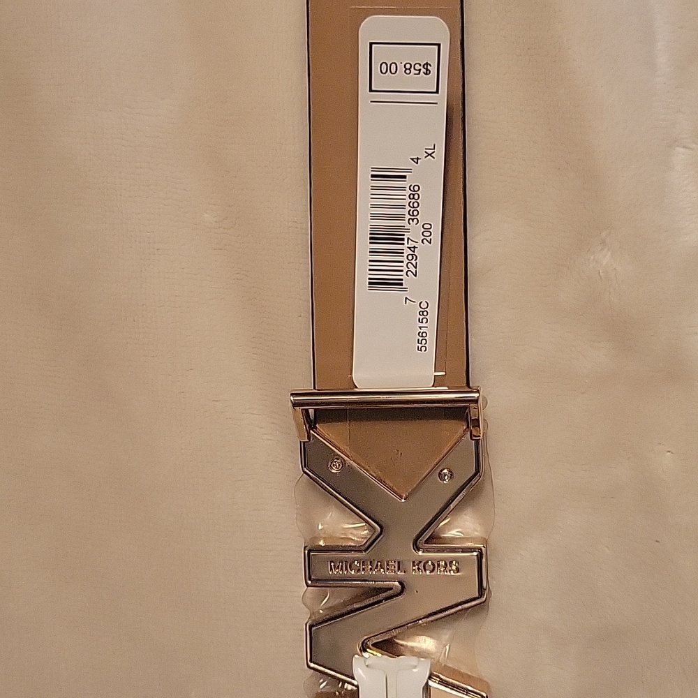Michael Kors Women's Belt with Gold Buckle - Picture 5 of 12